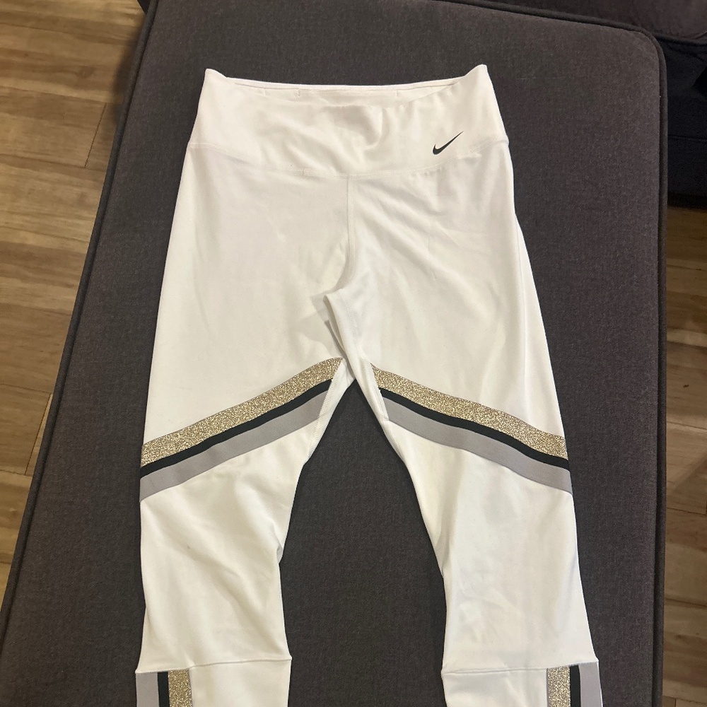 White Nike leggings